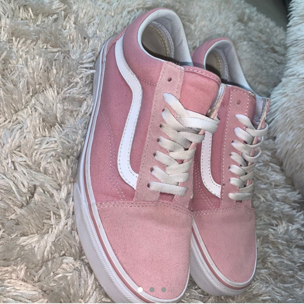 Pink suede old Skool vans
